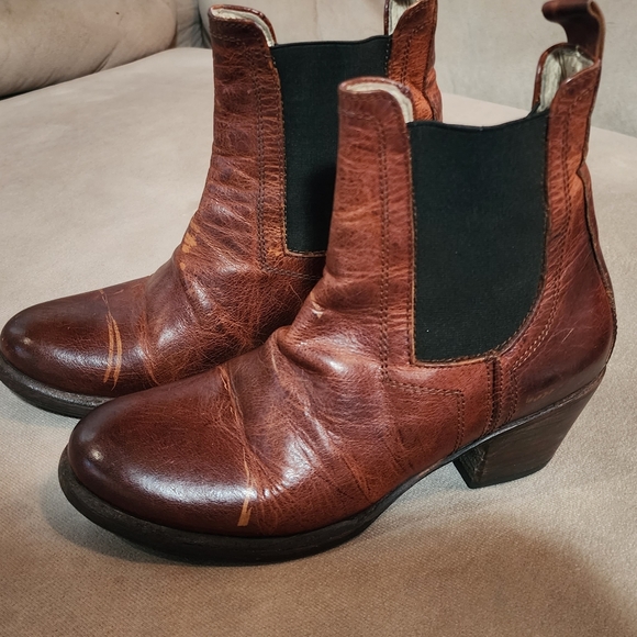 Seal of the Sutro San Francisco heeled leather ankle boot - Picture 6 of 7